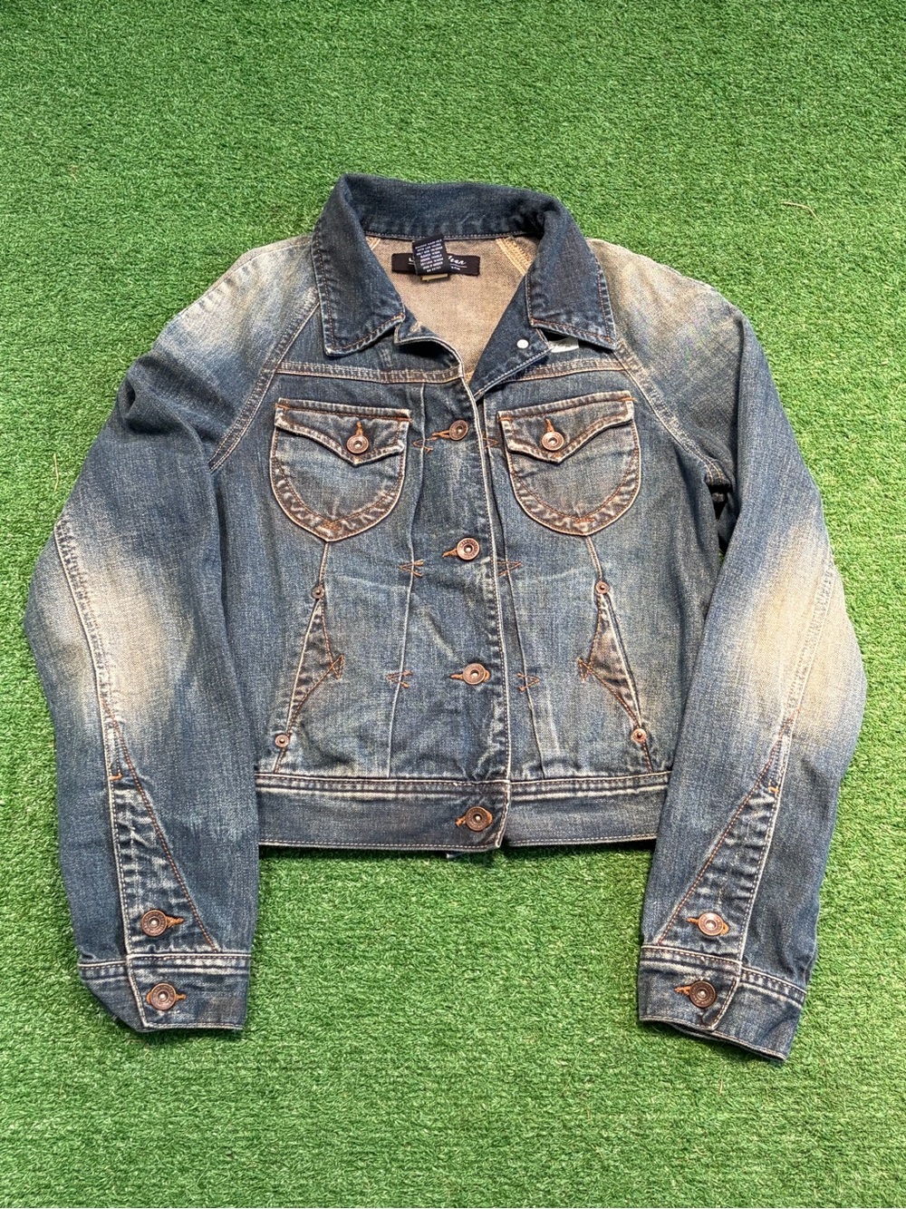 LONDONJEAN Distressed Light Blue Denim Trucker Jacket